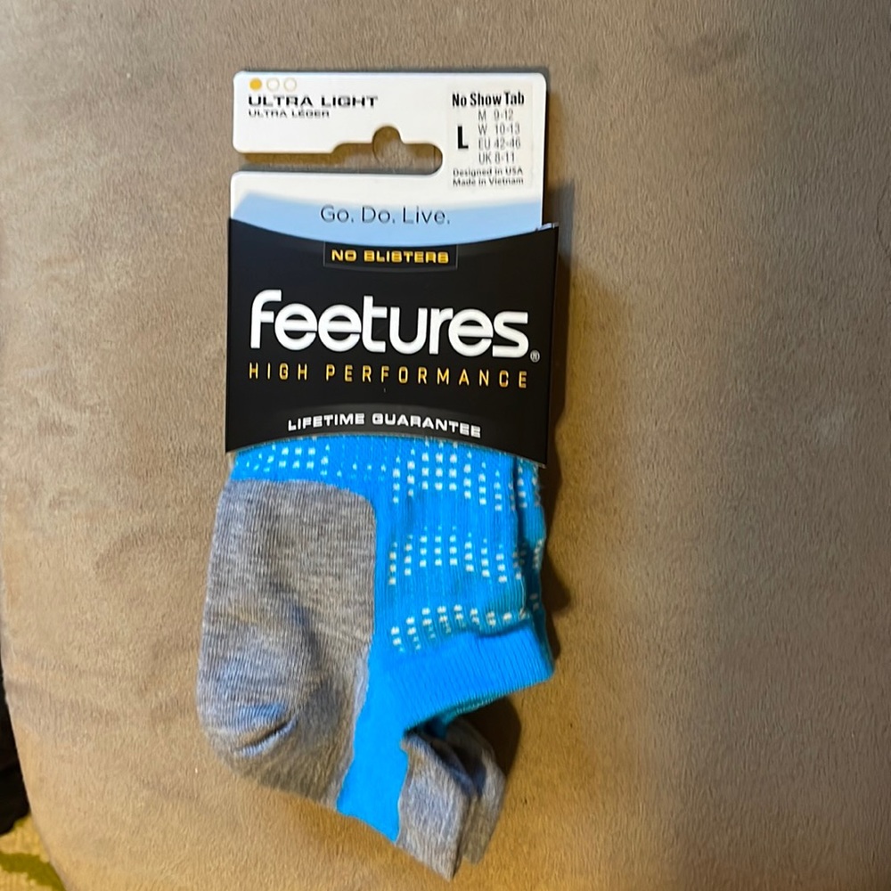 Feetures socks. Large. No Show Tab. Ultra Light.